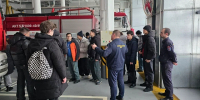 Пожарные помогают студентам определиться с выбором будущей профессии - Район Крюково ЗелАО Москвы